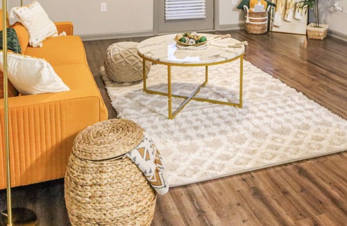 Alpharetta Apartment | Stylish Meets Boho! Walking Distance to restaurants, shopping and Entertainment