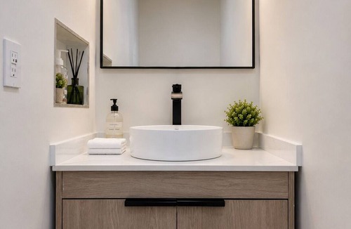 Atlanta House | Stylish & Modern 2BR Suite -Private Entry - Prime Location