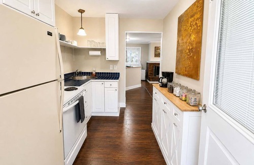 Cumming Apartment | Stylish Modern Apt Near Northside Hospital