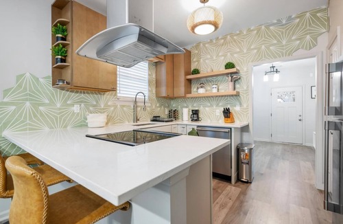 Midtown House | Stylish - Near River St, Forsyth & DT - Free Parking