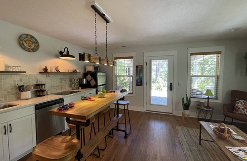 Pinehurst House | Stylish Residence in the Pines - 5 minutes from Pinehurst Golf!