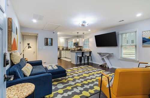 Roswell House | Stylish Retreat w/Fire Pit & Porch
