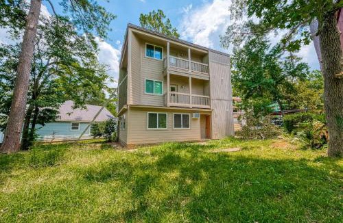 April Sound Apartment | Stylish Studio on Lake Conroe