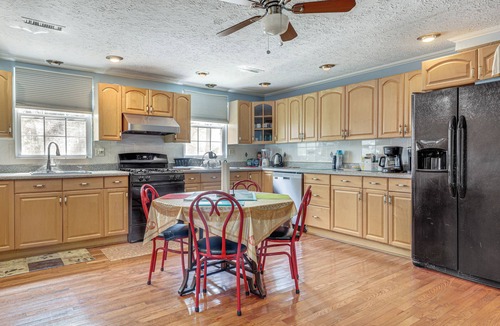 Peachtree Corners House | Suburban Sanctuary: Peachtree Corners Getaway