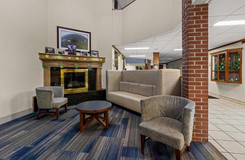 Altoona Hotel | Suburban Studios