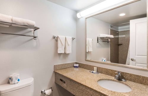 Williamsburg Hotel | Suburban Studios Williamsburg Central