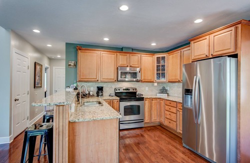 Sugar Mountain Cabin | Sugar Rush - Sugar Mtn home with views, fire pit, hot tub!