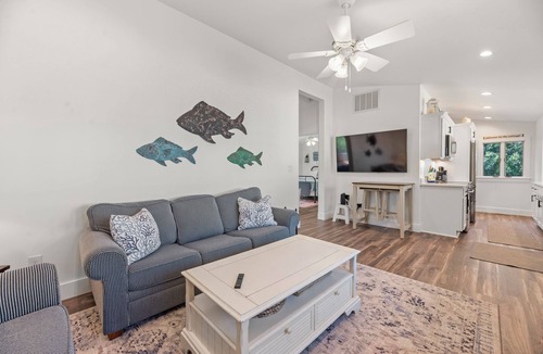 Duck House | Sugar Shack: Renovated Oceanside Cottage | Easy Beach Access | Deeded Sound Acce