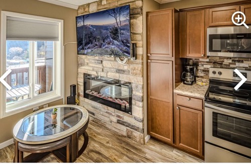 Sugar Mountain Apartment | Sugar Ski in/out 1BR 1BA views/pool/sauna/hot tub