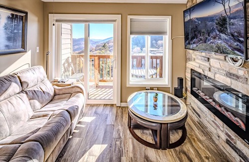 Sugar Mountain Apartment | Sugar Ski in/out 1BR 1BA views/pool/sauna/hot tub