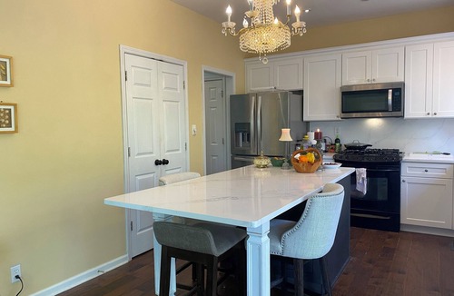 Johns Creek House | Suite in beautiful lakeside house —Private entrance/bath-daily cleaning