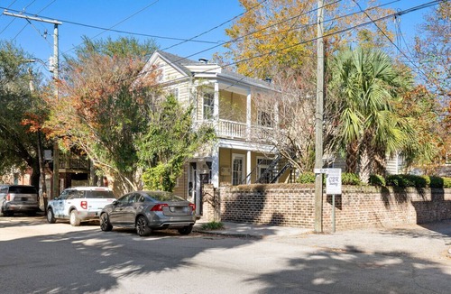 Cannonborough Elliotborough Apartment | Suite Retreat on Coming Street ^ Walk Everywhere!
