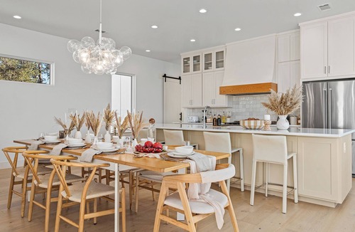 Round Mountain House | Summer Break Escape! Epic Views! Book Now