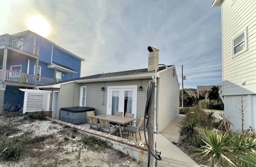 Kure Beach Cottage | Summer Lovin Kure Beach oceanfront with hot tub