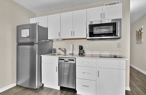 Wrightsville Beach Condo | Summer Sands Latitude Adjustment Room 304