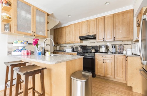 Arlington House | Sun-Filled 4BR House | Private Yard | Family & Pet Friendly | Arlington/DC