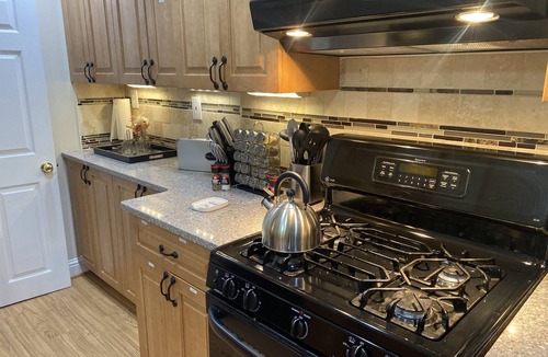 Arlington House | Sun-Filled 4BR House | Private Yard | Family & Pet Friendly | Arlington/DC