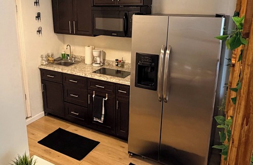Orlando Apartment | Sunny Baldwin Park Studio Walk to Cafés Near Downtown