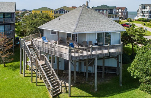 Brigands' Bay House | Sunny canal-front home w/deck, boat dock, private washer/dryer, & central AC