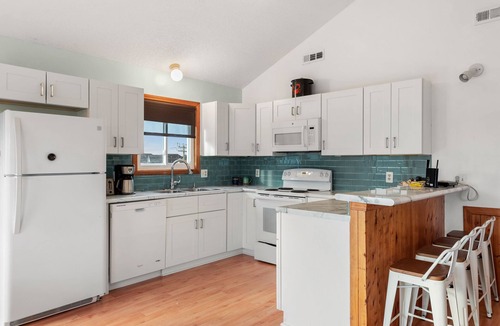 Ocean Sands House | Sunny Days: Oceanside, Dog-friendly and short drive to the beach!