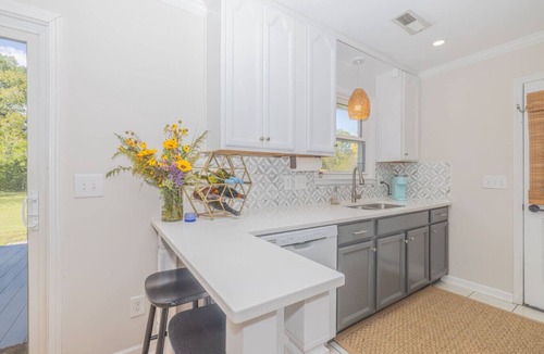 Charleston House | Sunny Haven Retreat near Folly w/Backyard Oasis!