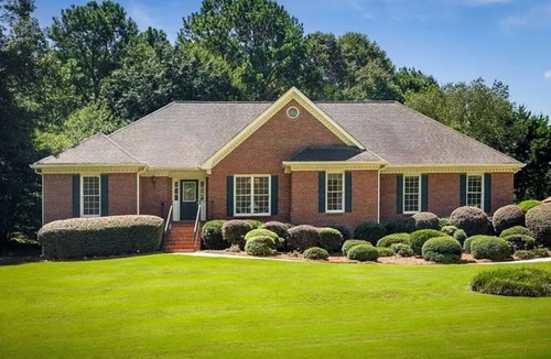 Grayson House | Sunny Serene 3BR Retreat on Half Acre with Workspaces, Garage & Spacious Yard