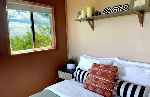 Papaaloa Cabin | Sunrise Farm Retreat Cabin - Farm Stay Hawaii