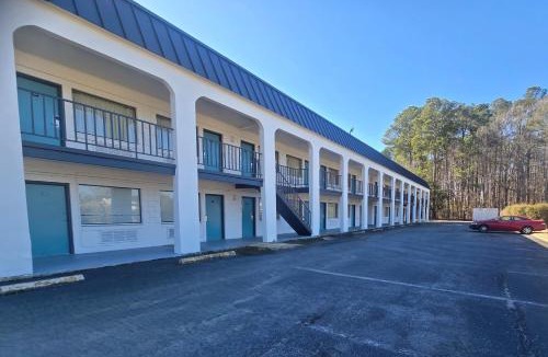 North Newport News Hotel | Sunrise Inn By OYO Newport News US-60