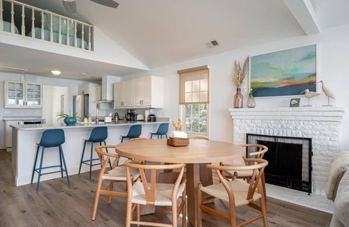 Shady Side House | Sunset Cottage - West River Access and Views!