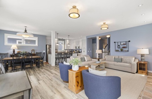 Beulah Apartment | Sunset Dreams on Crystal Lake