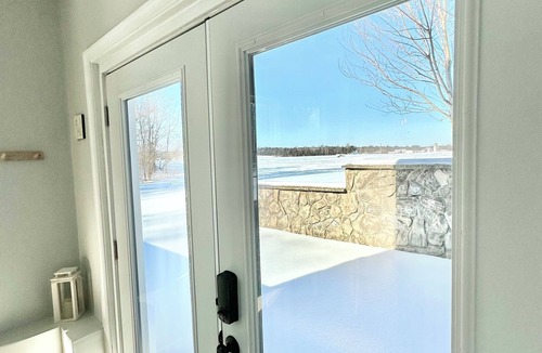 Montross Apartment | Sunset Escape … Spacious, Sleeps 8, Private Land