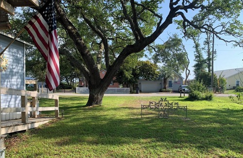 St. James House | Sunset Harbor Intracoastal Fishing Retreat located in a quiet safe community
