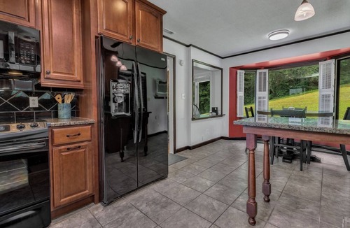 Marion House | Sunset Haven is a Lovely Family Home in Marion