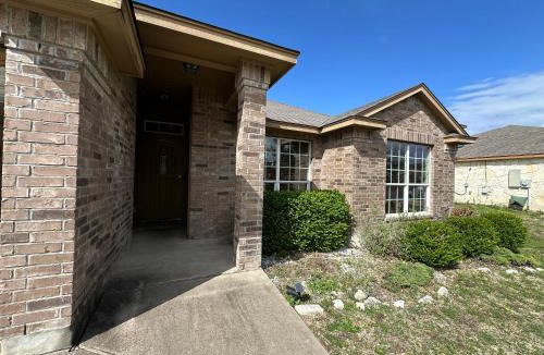 Killeen Apartment | Sunset Zen Space