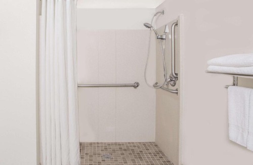 Camp Springs Hotel | Super 8 by Wyndham Camp Springs/Andrews AFB DC Area