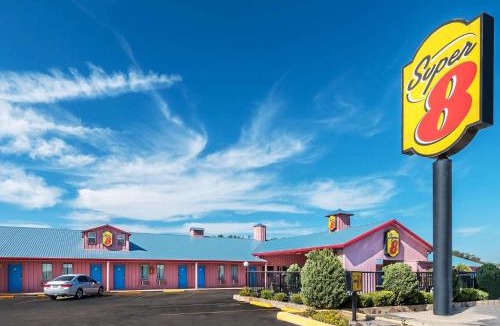 Eastland Hotel | Super 8 by Wyndham Eastland