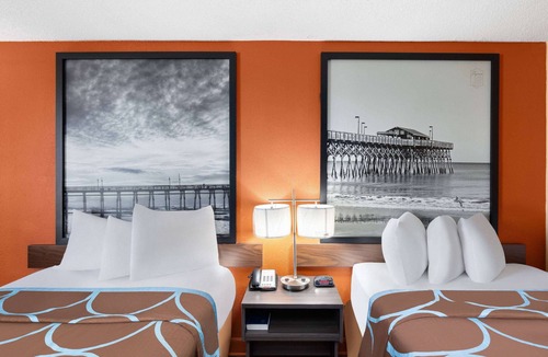 Myrtle Beach Hotel | Super 8 by Wyndham Myrtle Beach/Market Common Area