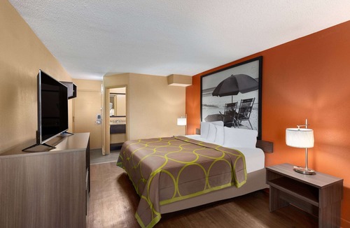 Myrtle Beach Hotel | Super 8 by Wyndham Myrtle Beach/Market Common Area