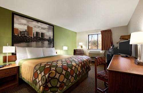 Mosby Hotel | Super 8 by Wyndham Richmond/Chamberlayne Rd
