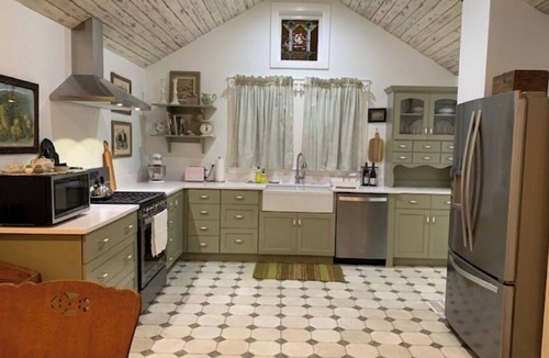 Pendleton House | Super Charming Modern Cottage