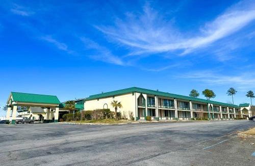 Milledgeville Hotel | Super Inn & Suites by OYO Milledgeville