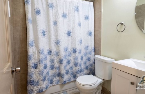 Buena Vista Apartment | Superb 3-bedroom apartment walking distance to the historical in Buena Vista