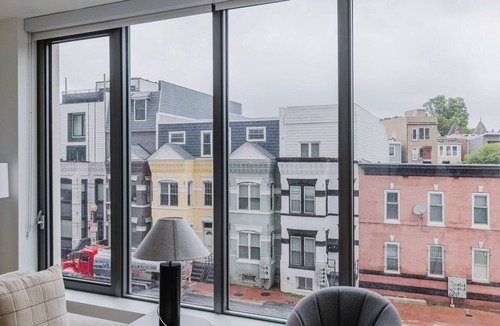 Truxton Circle Apartment | Superb NoMa 1BR w/Pool, Gym, EV Charging & Rooftop