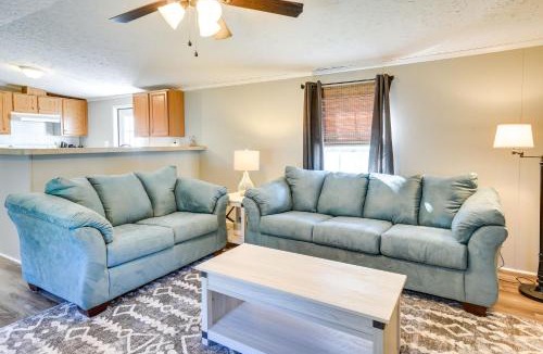 Supply House | Supply Cottage w/Deck < 2 Mi to the Beach!