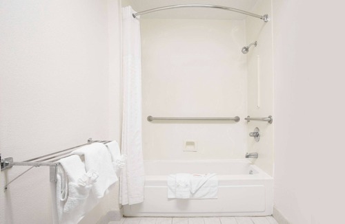 North Myrtle Beach Hotel | SureStay Hotel by Best Western North Myrtle Beach