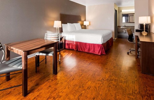 Hammond Hotel | SureStay Plus Hotel by Best Western Hammond