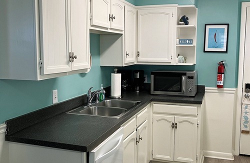 Dam Neck House | Surfside Beach Bungalow- spectacular views of Rudee Inlet!