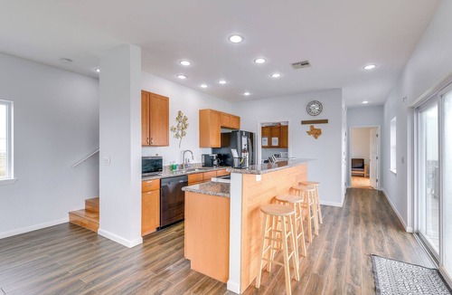 Freeport Cottage | Surfside Beach Home w/Private Boardwalk Access!