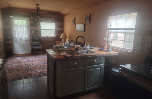 Jennings Cabin | Sweet county cabin in the cozy county