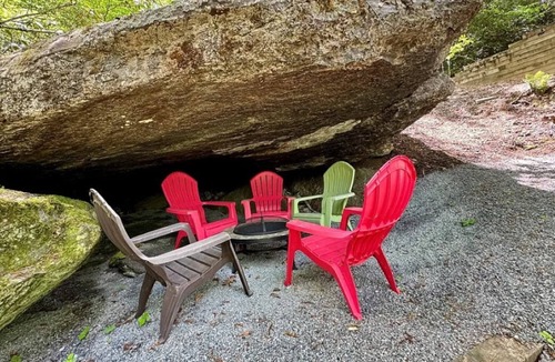 Mill Ridge House | Sweet Elk Retreat: Location! - Hot tub-Firepit-Fast Wifi-Air Hockey-Games
